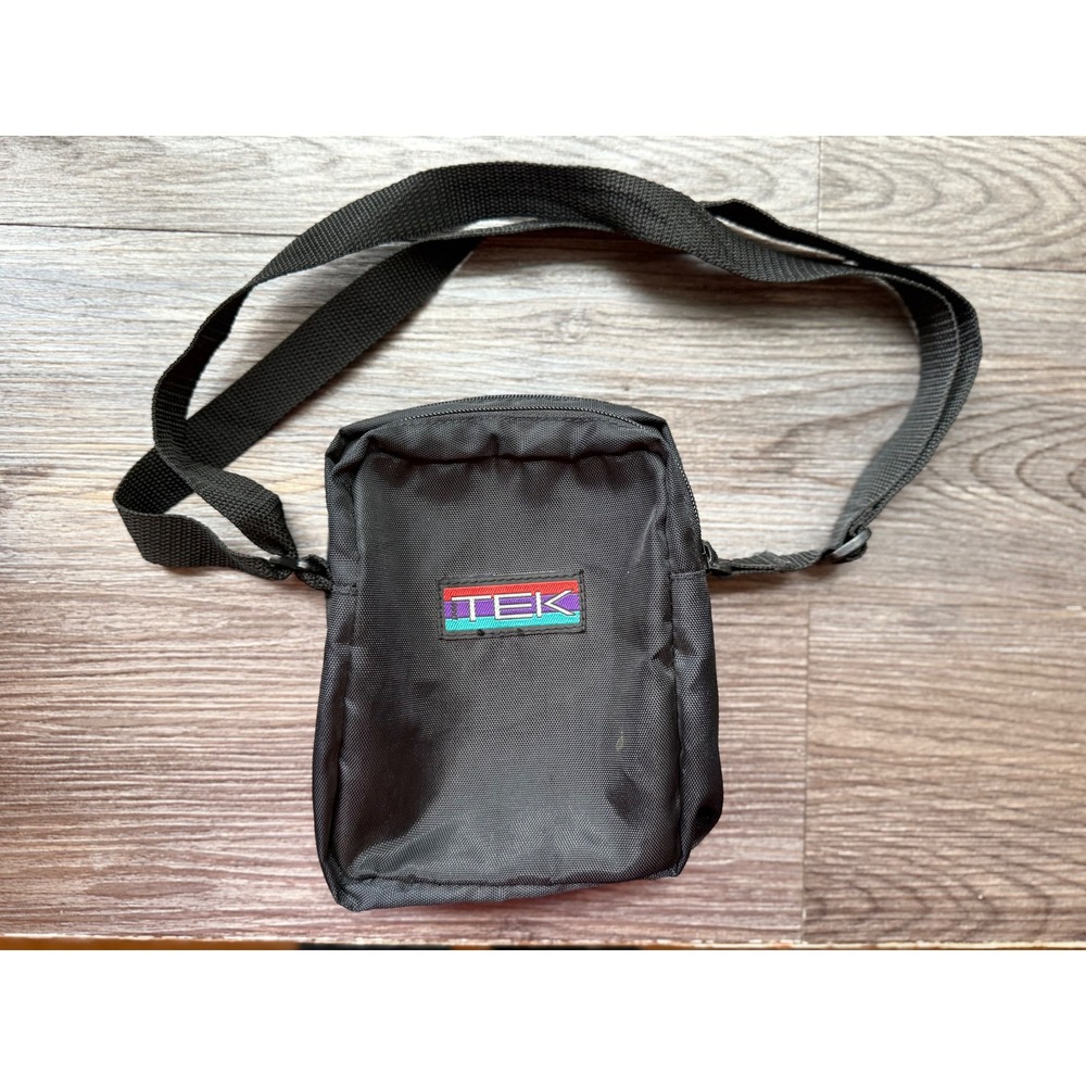 Vintage 1980s TEK black nylon camera bag/shoulder bag Y2K